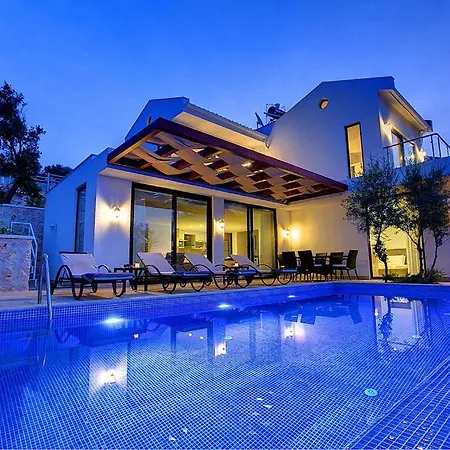 Sleeps 6