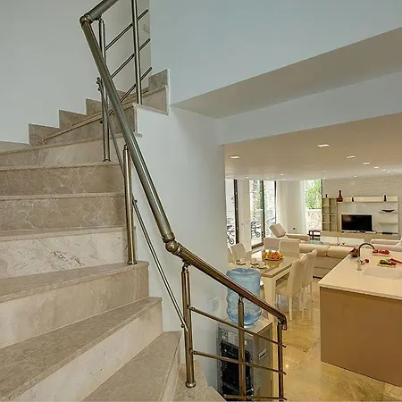 Sleeps 6 Villa *