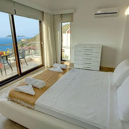 Sleeps 6